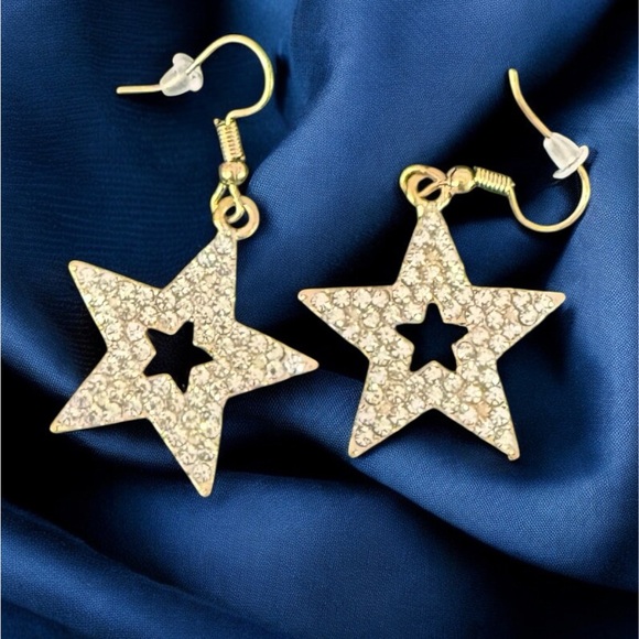 🔥2/$24 or 3/$30🔥 Gold Star Fashion Dangle Earrings - Picture 2 of 7